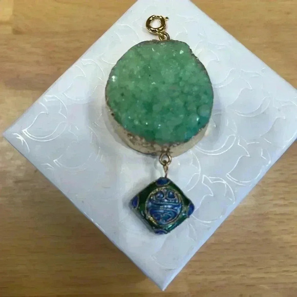 Unique Crystal pendant. - Picture 3 of 6